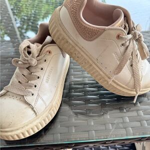 Skechers Kids Sneakers - White and Gold